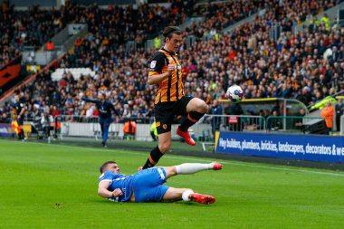Birmingham City 'den Harlee Dean # 12 ve Hull City' den Jacob Greaves # 4 Sky Bet Şampiyonası maçında Hull City, Birmingham City 'ye karşı MKM Stadyumu, Hull, Birleşik Krallık, 16 Ekim 202