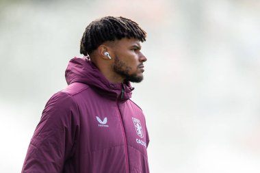 Aston Villa 'dan Tyrone Mings # 5 Premier League maçında Aston Villa Chelsea' ye karşı Villa Park, Birmingham, İngiltere, 16 Ekim 202