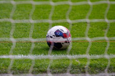 Gol çizgisi teknolojisi, 16 Ekim 202 'de MKM Stadyumu' nda Hull City 'nin Birmingham City' ye karşı oynadığı maçtan önceki boyutlarıyla ilgili sorunlar nedeniyle, hedefler kesildikten sonra ayarlanmak zorunda.