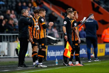 Hull City 'nin geçici menajeri Andy Dawson Hull City' nin yerine geçen Xavier Simons # 35 Hull City, Ryan Woods # 15 Hull City ve Ryan Longman # 16 Hull City maçında Hull City ile Birmingham City arasındaki maçta yerini aldı.