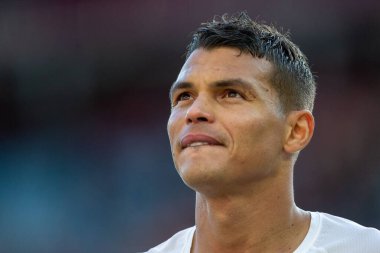 Chelsea 'li Thiago Silva Premier Lig maçında Aston Villa Chelsea' ye karşı Birmingham, İngiltere 'de 16 Ekim 202' de oynanan Villa Parkı maçına bakıyor.