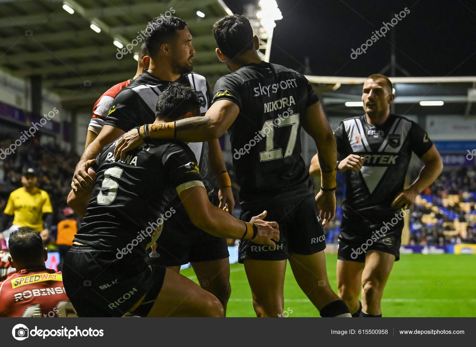 Jordan Rapana Nova Zelândia Comemora Sua Tentativa Durante Jogo Copa —  Fotografia de Stock Editorial © operations@newsimages.co.uk #615500958