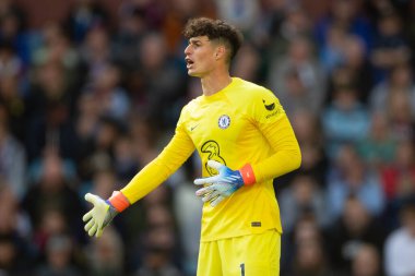 Chelsea 'den Kepa Arrizabalaga # 1 Premier Lig maçında takımına talimat verir Aston Villa Chelsea' ye karşı Villa Park, Birmingham, İngiltere, 16 Ekim 202