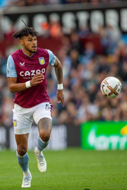 Aston Villa 'dan Tyrone Mings # 5 Premier League maçında Aston Villa Chelsea' ye karşı Villa Park, Birmingham, İngiltere, 16 Ekim 202