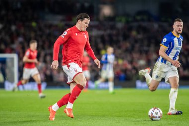 Nottingham Ormanı 'ndan Giulian Biancone # 2 Premier Lig karşılaşmasında Brighton ve Hove Albion, Nottingham Ormanı' na karşı American Express Community Stadyumu, Brighton ve Hove, Birleşik Krallık 'ta 18 Ekim 202' de oynanacak karşılaşmaya hazırlanıyor.