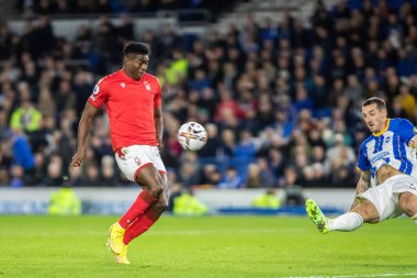 Nottingham Ormanı 'ndan Taiwo Awoniyi # 9. Premier Lig karşılaşmasında Brighton ve Hove Albion, Nottingham Ormanı' na karşı American Express Community Stadyumu, Brighton ve Hove, İngiltere 'de 18 Ekim 202' de neredeyse kazanıyordu.