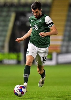 Plymouth Argyle orta saha oyuncusu Finn Azaz (18), Papa John 's Trophy karşılaşmasında Plymouth Argyle ve Crystal Palace U21, Home Park, Plymouth, İngiltere, 18 Ekim 202