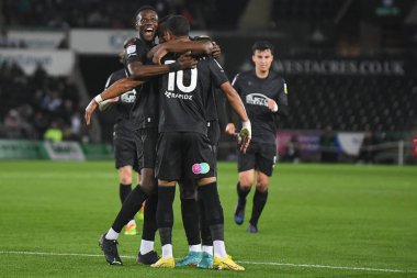 Reading 'den Thomas Ince # 10, 18 Ekim 202' de Swansea.com Stadyumu, Swansea.com 'da oynanan Sky Bet Şampiyonası maçında 0-2' lik galibiyetini kutluyor.