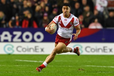 Tonga 'dan Tolutau Koula, 18 Ekim 2022' de İngiltere 'nin St. Helens kentinde oynanan Rugby Ligi Dünya Kupası 2021 maçında Tonga ve Papua Yeni Gine maçında ilk hamlesini yaptı.