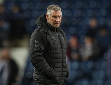 Bristol City 'nin teknik direktörü Nigel Pearson 18 Ekim 202' de İngiltere 'nin başkenti West Bromwich Albion' a karşı Bristol City 'de oynanan maç öncesi ısınma maçında...