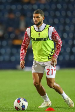 Bristol City 'den Nahki Wells # 21 maç öncesi ısınma maçı öncesinde West Bromwich Albion, Bristol City' ye karşı The Hawthorns, West Bromwich, İngiltere, 18 Ekim 202