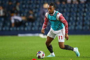 Bristol City 'den Antoine Semenyo, maç öncesi ısınma maçı öncesinde West Bromwich Albion, Bristol City' ye karşı The Hawthorns, West Bromwich, İngiltere, 18 Ekim 202