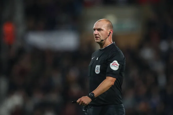 Διαιτητής Robert Madley Κατά Διάρκεια Του Αγώνα Sky Bet Championship — Φωτογραφία Αρχείου