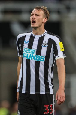 Newcastle United 'dan Dan Burn # 33 Premier League maçı sırasında Newcastle United Everton' a karşı St. James 's Park, Newcastle, İngiltere, 19 Ekim 202