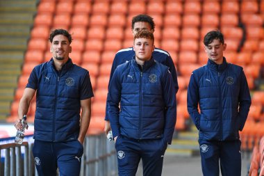 Blackpool oyuncuları, 19 Ekim 202 'de Bloomfield Road, Blackpool' da oynanan Blackpool-Hull City karşılaşması öncesinde geldiler.