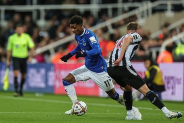 Everton Skins 'ten 11 numaralı Demarai Gray # 36 numaralı Newcastle United Premier Lig maçı sırasında Newcastle United Everton' a karşı St. James 's Park, Newcastle, İngiltere, 19 Ekim 202