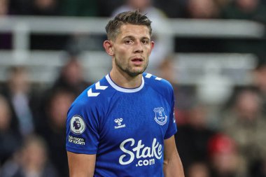 Everton 'dan James Tarkowski # 2 Premier Lig maçı sırasında Newcastle United Everton' a karşı St. James 's Park, Newcastle, İngiltere, 19 Ekim 202