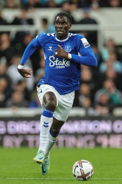 Everton 'dan Amadou Onana # 8 Premier League maçı sırasında Newcastle United Everton' a karşı St. James 's Park, Newcastle, İngiltere, 19 Ekim 202