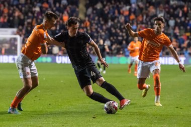 Hull City 'den Jacob Greaves Blackpool' lu Callum Connolly 'yi 19 Ekim 202' de Bloomfield Road, Blackpool 'daki Blackpool-Hull City maçında durdurdu.