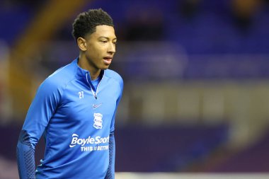 Birmingham City 27 numaralı Jobe Bellingham 19 Ekim 202 'de St Andrews, Birmingham' da oynanan Gökyüzü İddia Şampiyonası maçında ısınıyor.