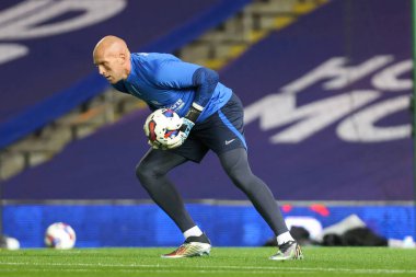 Birmingham City 'den John Ruddy # 21, Birmingham City' nin 19 Ekim 202 'de St Andrews, Birmingham' da Burnley 'e karşı oynadığı Gökyüzü İddia Şampiyonası maçında ısınıyor.