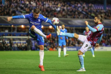 Birmingham City 'den Harlee Dean # 12 ve Burnley' den Jay Rodriguez # 9 numara Birmingham City - St Andrews, Birmingham, Birleşik Krallık, 19 Ekim 202 'de Burnley maçında top için yarışıyorlar.
