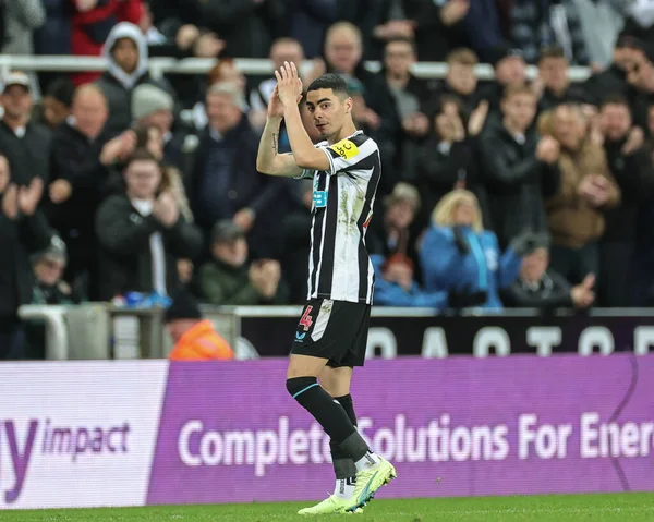 Miguel Almirn Του Newcastle United Χειροκροτεί Τους Οπαδούς Μετά Την — Φωτογραφία Αρχείου