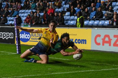 Avustralyalı Josh Addo-Carr, Coventry Building Society Arena, Coventry, İngiltere, 21 Ekim 202 'de oynanan 2021 Dünya Rugby Ligi Kupası karşılaşmasında bir deneme için sahaya çıkıyor.