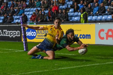 Avustralyalı Josh Addo-Carr, Coventry Building Society Arena, Coventry, İngiltere, 21 Ekim 202 'de oynanan 2021 Dünya Rugby Ligi Kupası karşılaşmasında bir deneme için sahaya çıkıyor.