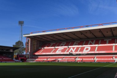 The City Ground 'un genel manzarası, Nottingham Forest F.C. Premier Lig maçı sırasında Nottingham Forest, Liverpool 'a karşı City Ground, Nottingham, İngiltere, 22 Ekim 202