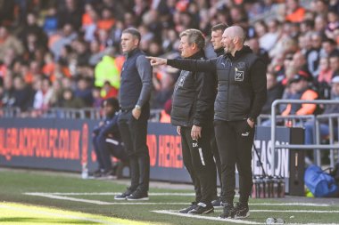 Blackpool 'un Michael Appleton teknik direktörü takım talimatlarını 22 Ekim 202' de Bloomfield Road, Blackpool 'da Blackpool - Preston North End maçında verdi.