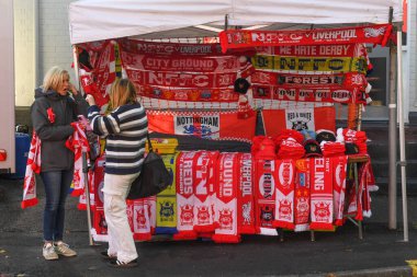 Market Tüccarı - Nottingham Forest F.C. 'nin evi The City Ground' un genel görünümü Premier Lig maçı sırasında Nottingham Forest, Liverpool 'a karşı City Ground, Nottingham, İngiltere, 22 Ekim 202