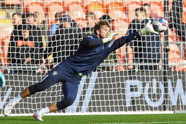 Blackpool 'dan Chris Maxwell 222 Ekim 202' de Blackpool, Blackpool 'da oynanan Blackpool-Preston North End maçında Blackpool' da oynanan maç öncesi ısınma maçında