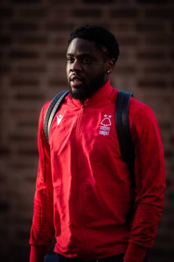 Nottingham Ormanı 'ndan Orel Mangala # 5 Premier Lig maçından önce Nottingham Ormanı Liverpool' a karşı City Ground, Nottingham, İngiltere 'de 22 Ekim 202' de geldi.