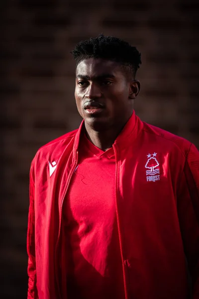 Taiwo Awoniyi Van Nottingham Forest Arriveert Voor Premier League Wedstrijd — Stockfoto