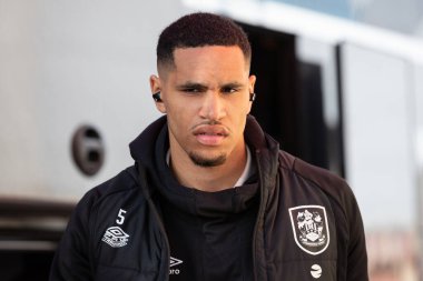 Huddersfield Town 'dan Jon Russell 22 Ekim 202' de Riverside Stadyumu 'nda Middlesbrough-Huddersfield Town maçının öncesinde Riverside Stadyumu' na vardı.