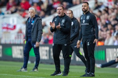 Mark Fotheringham, 22 Ekim 202 'de Middlesbrough, Middlesbrough' daki Middlesbrough-Huddersfield Town maçında Huddersfield Town 'ın jest ve tepkilerini sundu.