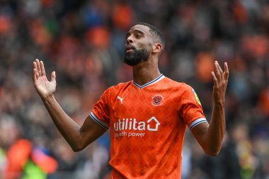 Blackpool 'dan CJ Hamilton # 22, 21 Ekim 202' de Bloomfield Road, Blackpool 'da oynanan Blackpool-Preston North End maçında 4-1 kazanma hedefini kutluyor.