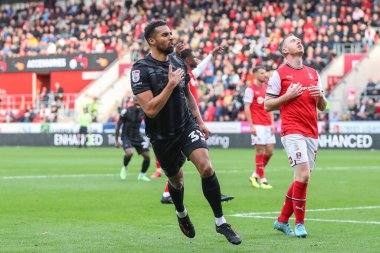 Hull City 'den Cyrus Christie, 22 Ekim 202' de New York, Rotherham, İngiltere 'deki Rotherham United' a karşı Hull City 'de oynanan Sky Bet Şampiyonası maçında 1-2' lik galibiyetini kutluyor.