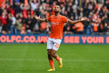 Blackpool 'dan CJ Hamilton # 22, 21 Ekim 202' de Bloomfield Road, Blackpool 'da oynanan Blackpool-Preston North End maçında 4-1 kazanma hedefini kutluyor.