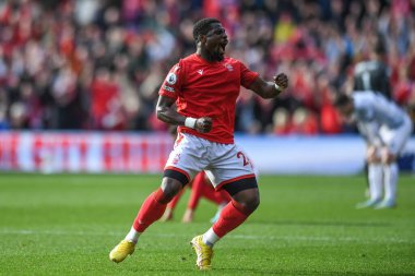 Nottingham Ormanı 'ndan Serge Aurier # 24 Premier League maçının bitiminde Nottingham Forest' ın Liverpool 'a karşı oynadığı City Ground, Nottingham, İngiltere' de 22 Ekim 202 'de 1-0' lık galibiyeti kutluyor.