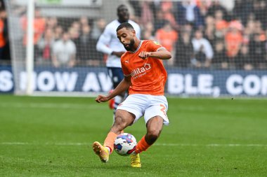 Blackpool 'dan CJ Hamilton # 22 skorları Sky Bet Şampiyonası maçında Blackpool Preston North End' e karşı 22 Ekim 202 'de Bloomfield Road, Blackpool' da 4-1 önde.