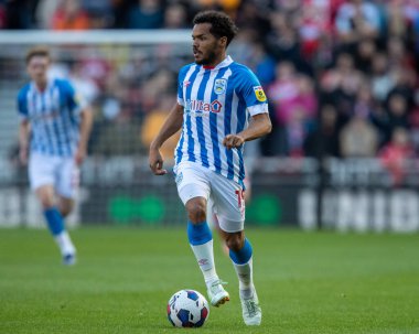 Duane Holmes # 19 Huddersfield Town 'dan Middlesbrough - Huddersfield Town maçında top üzerinde, Riverside Stadyumu, Middlesbrough, Birleşik Krallık, 22 Ekim 202