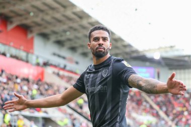 Hull City 'den Cyrus Christie, 22 Ekim 202' de New York, Rotherham, İngiltere 'deki Rotherham United' a karşı Hull City 'de oynanan Sky Bet Şampiyonası maçında 1-2' lik galibiyetini kutluyor.