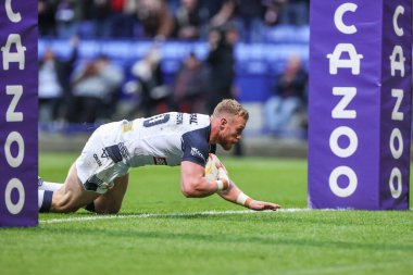 İngiltere 'den Luke Thompson, 22 Ekim 202' de İngiltere 'nin Bolton Stadyumu' nda Fransa 'ya karşı oynadığı Rugby Ligi Dünya Kupası 2021 Grubu karşılaşmasında sahaya çıkıyor.