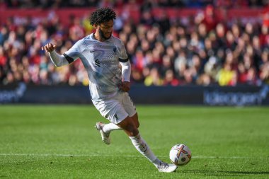 Liverpool 'dan Joe Gomez # 2 Premier Lig maçı sırasında Nottingham Forest, Liverpool' a karşı City Ground, Nottingham, İngiltere 'de 22 Ekim 202
