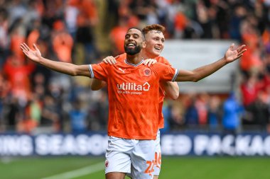 Blackpool 'dan CJ Hamilton # 22, 21 Ekim 202' de Bloomfield Road, Blackpool 'da oynanan Blackpool-Preston North End maçında 4-1 kazanma hedefini kutluyor.