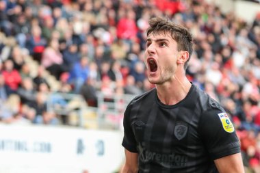 Hull City 'den Ryan Longman 22 Ekim 202' de New York Stadyumu, Rotherham, İngiltere 'de oynanan ve Rotherham United ile Hull City arasındaki Sky Bet Şampiyonası' nda 1-3 'lük galibiyetini kutluyor.