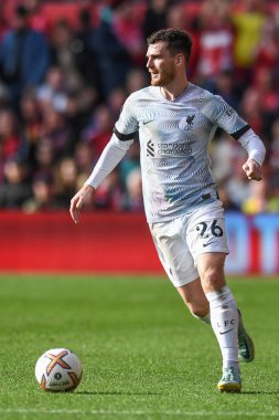 Liverpool 'dan Andrew Robertson # 26 Premier Lig maçı sırasında Nottingham Forest Liverpool' a karşı City Ground, Nottingham, 22 Ekim 202