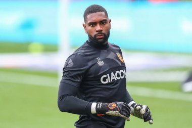Thimothee Lo-Tutala # 32 of Hull City maç öncesi ısınma maçı öncesinde Rotherham United Hull City 'ye karşı New York Stadyumu, Rotherham, Birleşik Krallık, 22 Ekim 202